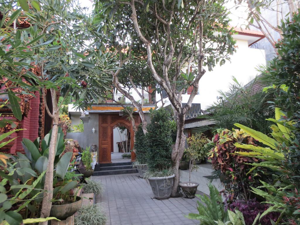 Putri Homestay Sanur  Ngoại thất bức ảnh